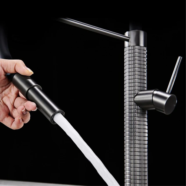 หรูหราทองเหลืองแปรงทองก๊อกน้ําห้องครัวโมเดิร์นหนึ่งจับตลับเซรามิคร้อน/เย็นดึงสเปรย์ 360 หมุนอ่างล้างจาน TAP 5