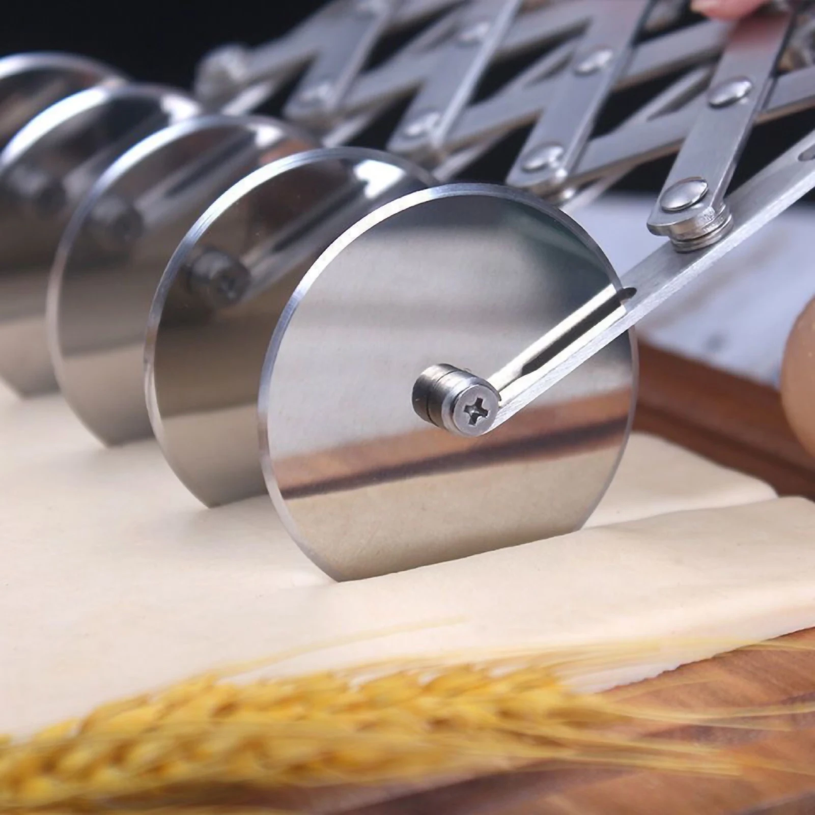 Multi Wheels Pizza Slicer Cutter Dough Divider Pasta Knife Roller Blade Pizza Pastry Peeler Stainless Steel Bakeware Tools pizza cutter roller cutter pizza bakeware pizza knife pizza roller pizza roller pin