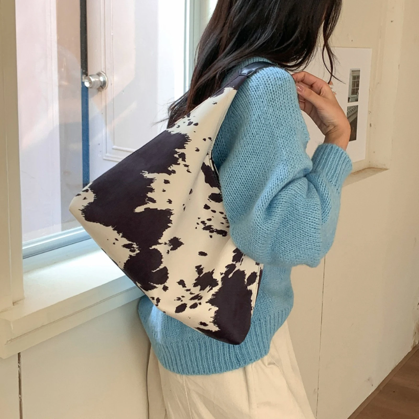 Women Girls Cow Print Hobo Underarm Bags Fashion Casual Tote Bag Underarm Handbags for School Work Shopping Travel Daily Use