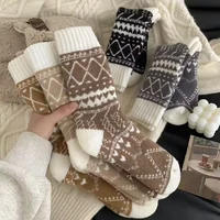 5 Pairs of Women's Warm Winter Socks, Ethnic Style Diamond Pattern Mid-tube Cold-proof Socks, Soft and Comfortable Outdoor Socks 6