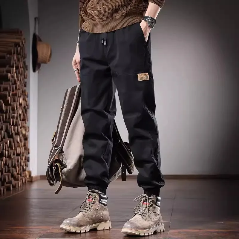 Рисунок 4 - Осенние черные повседневные брюки-карандаш