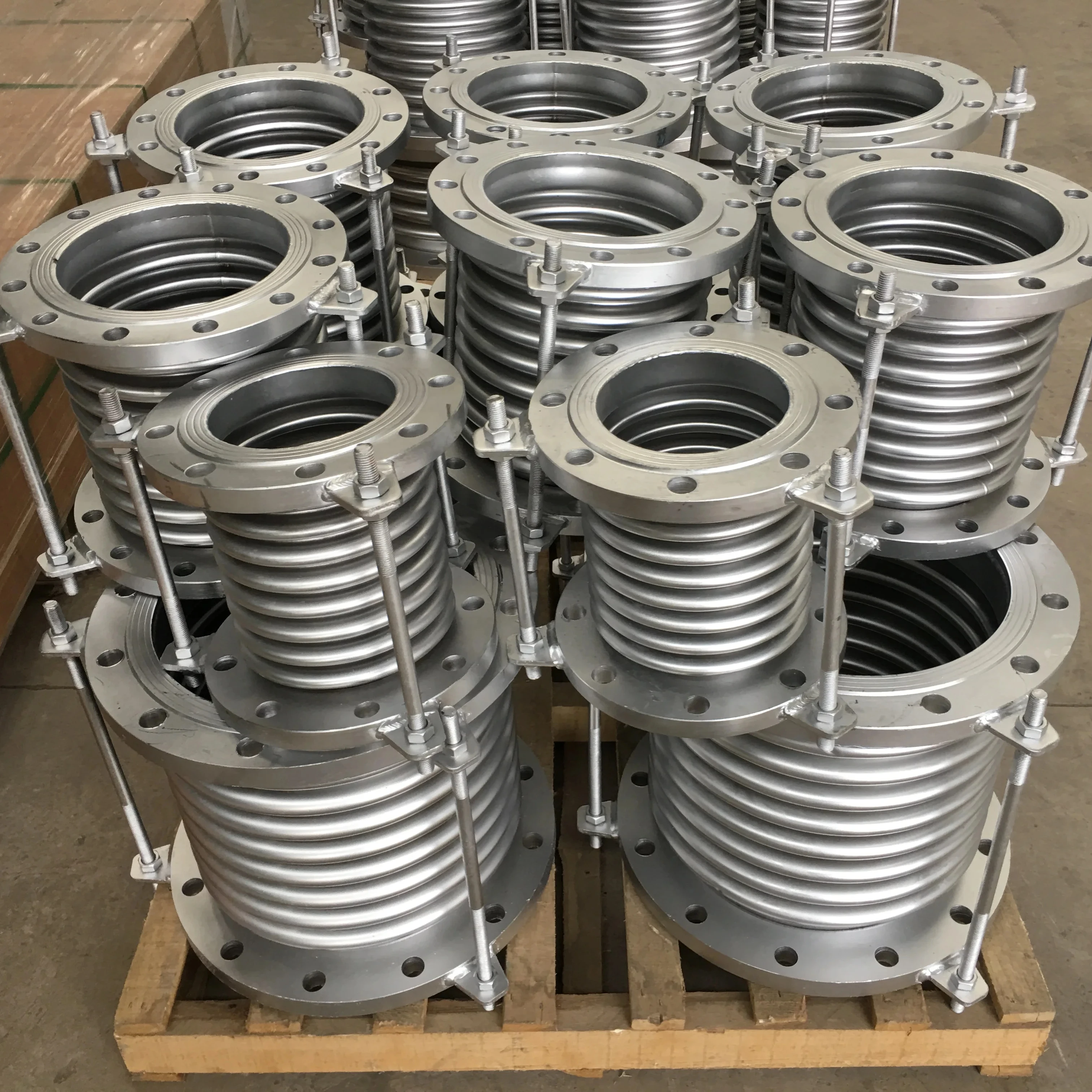 Рисунок 5 - Коррозионно-стойкие компенсаторы титана и циркония