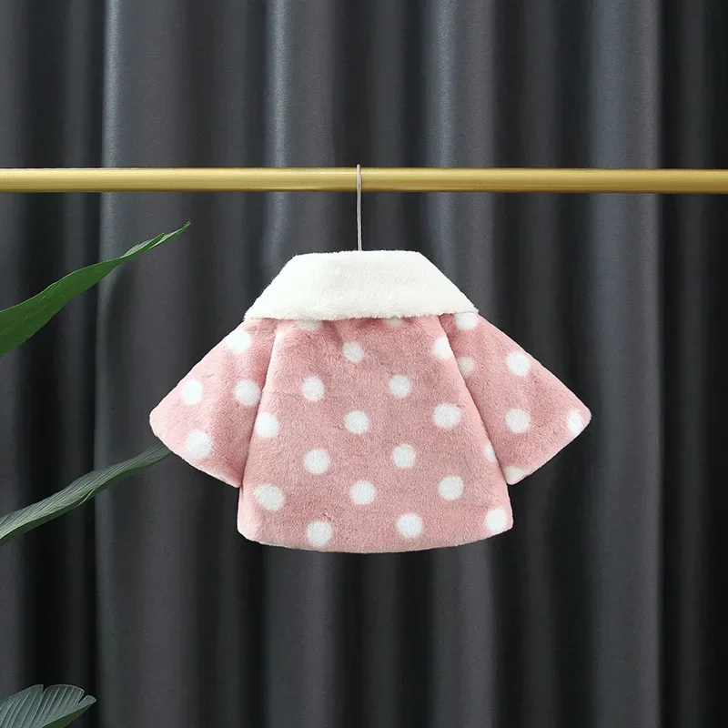 New Winter Coat for Baby Girls Sweet Polka Dot Big Collar Warm and Windproof Woolen Sweater Suitable for 0-3 Years Old