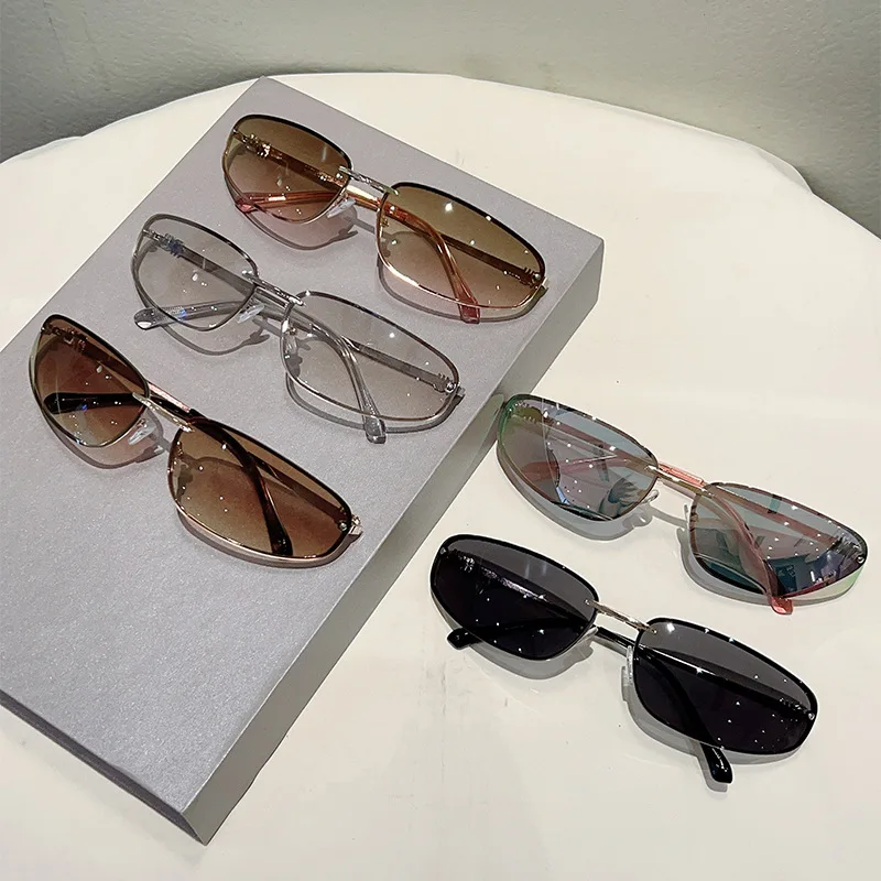 New Fashion Silver Y2K Sunglasses for Women Vintage Alloy Square Mirror Sun Glasses Ladies Trendy Sexy Outdoor Shades Uv400