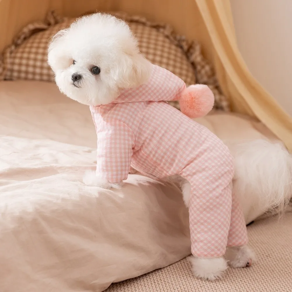 격자무늬 디자인 겨울용 따뜻한 강아지 옷 두꺼운 편안한 강아지 점프수트 플러시 볼이 달린 네발 강아지 면 재킷 강아지 의류
