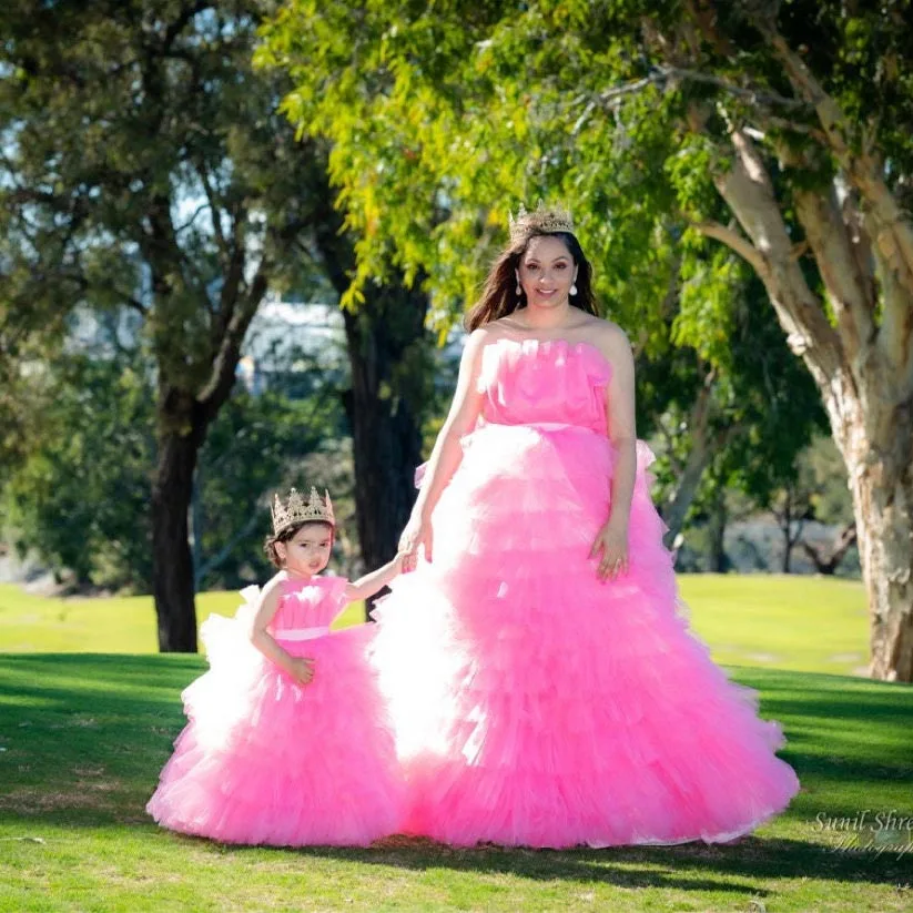 

Extra Puffy Ruffled Tulle Birthday Party Gowns For Mommy & Me Rose Red Ruffles Tiered Mother And Daughter Dresses Photography