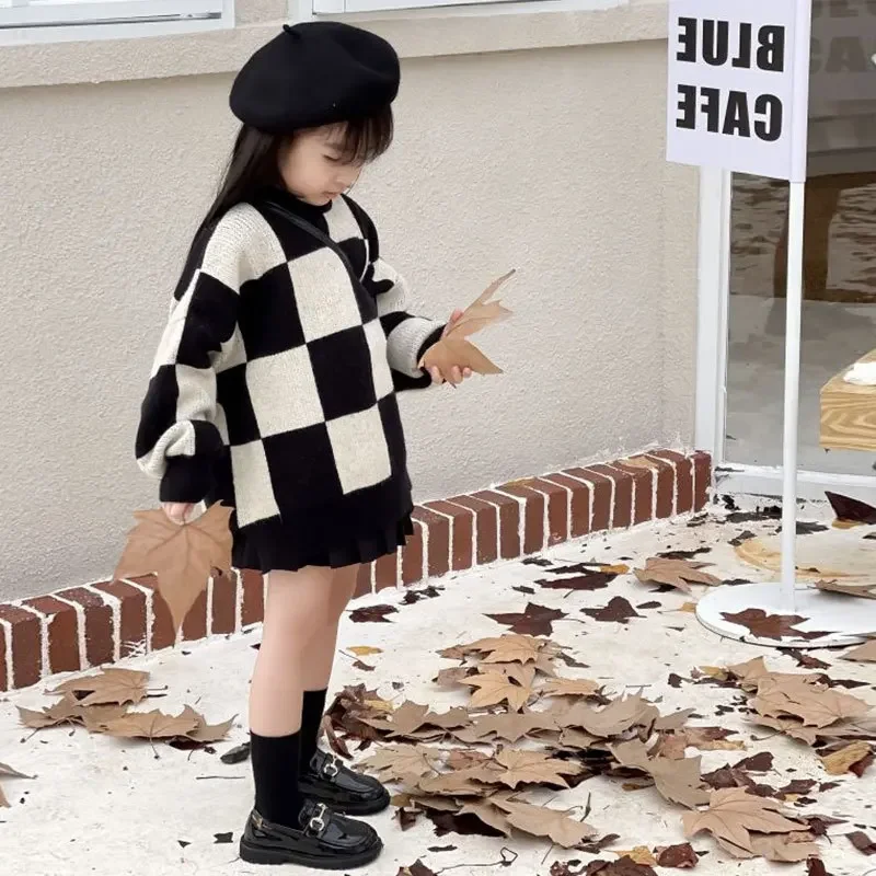 thumbnail image 1 of Suéter de punto para niños, primavera y otoño de 2024, nuevo estilo, versión coreana, top informal y versátil con patrón de tablero de ajedrez para niñas, 1 of 5