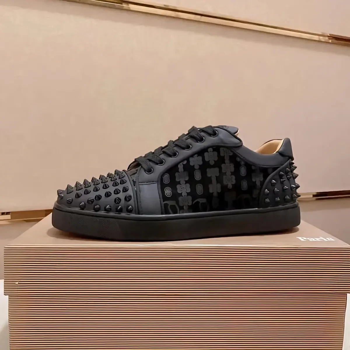 

Red Sole Shoes Couple Casual Shoes Riveted Lace-up Women's Shoes Brand Artificial Leather Ultra Low Cl Men's Shoes