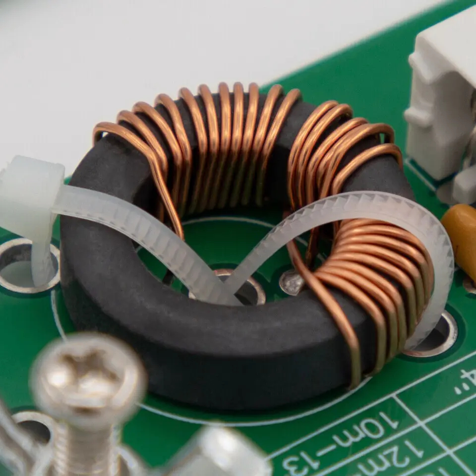 Portable 50 Ω Ohms No Tune End Fed Half Wave Linear Antenna Kit