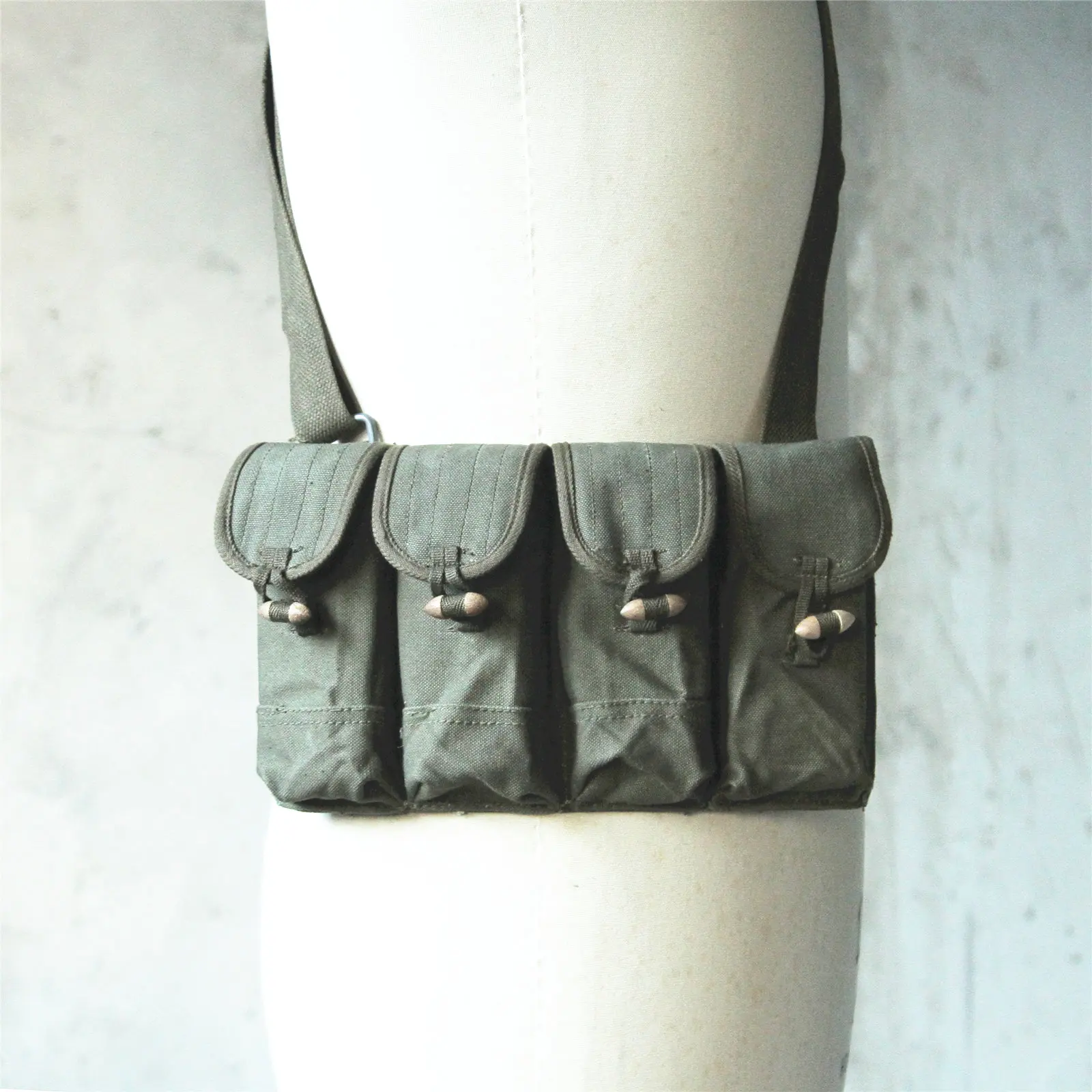 

Chinese Military Surplus Type 79 SMG Magazine Pouch 7.62*25mm 20 rounds Shouder Bag Canvas Chest Rig 4-pockets Vietnam War Scout
