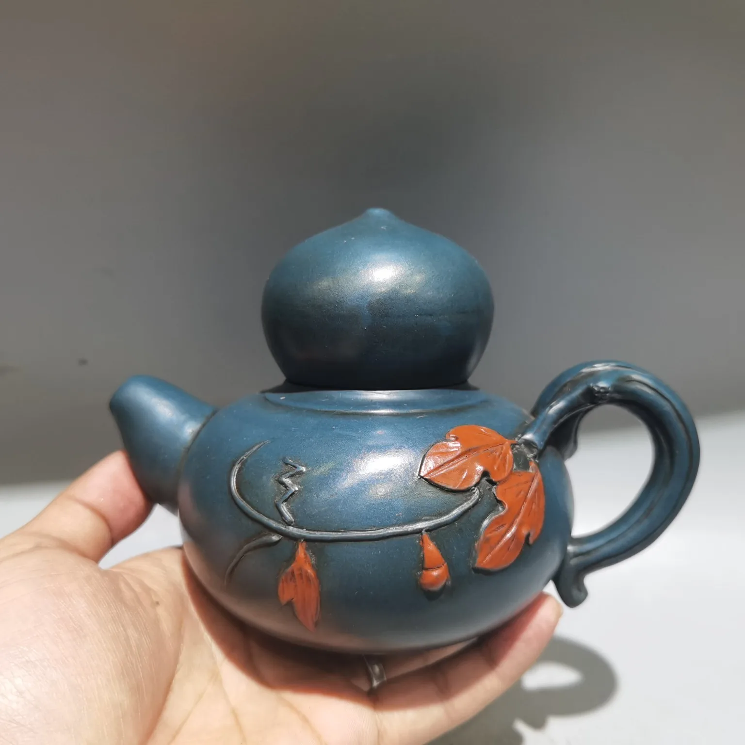 

6"Chinese Yixing Purple Clay Pot Gourd shaped Teapot Kettle Teapot Flagon Gather fortune Office Ornaments Town house