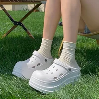 Cave shoes for women with thick soles and increased height for external wear. New summer silent and anti slip beach sandals 2