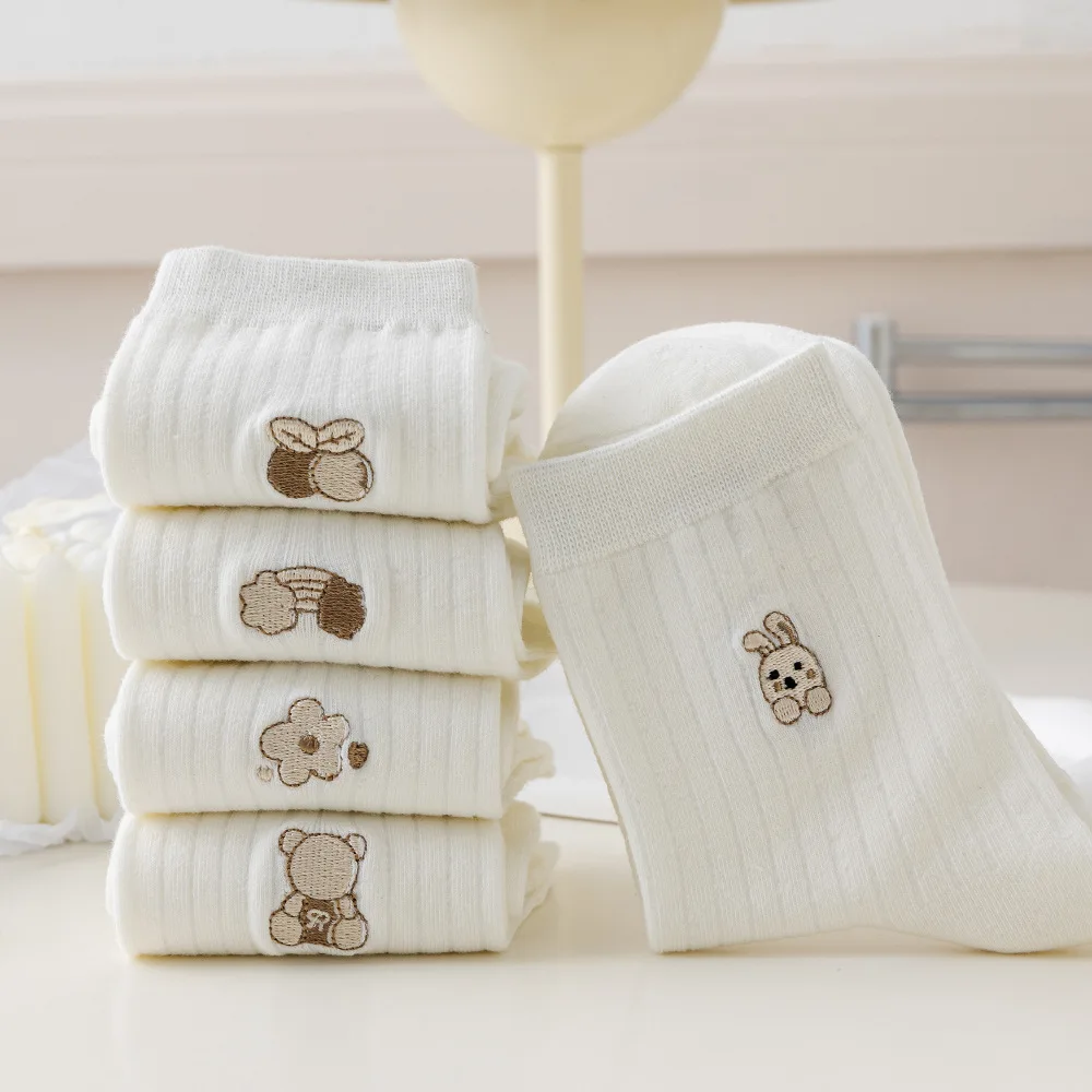 Women's Round Neck Cartoon Socks Autumn Winter Breathable Fashion Socks Women's Soft Medium Tube Socks 5 Pairs