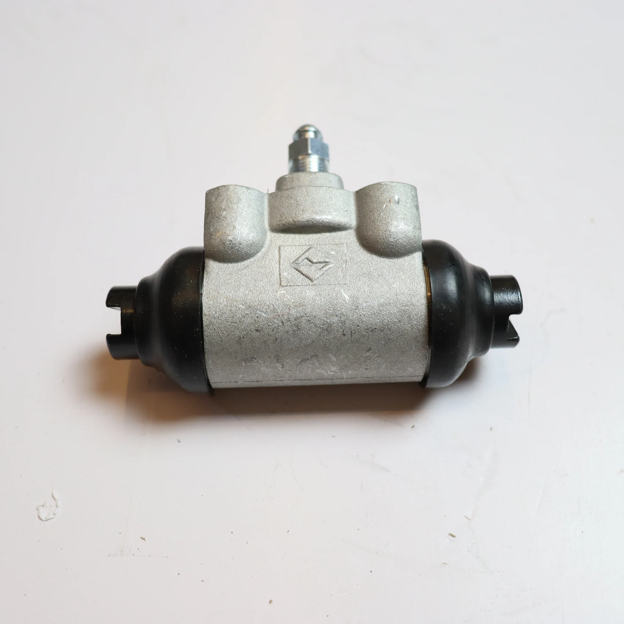 Rear brake Cylinder For Baic MZ45 Weiwang 306 A12 128404546 128404547