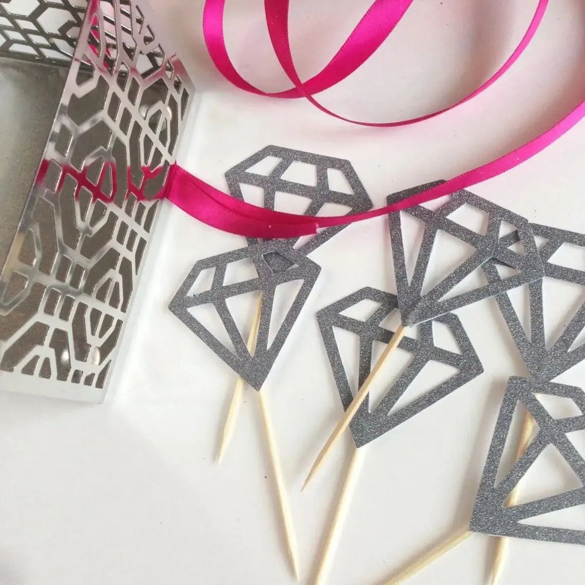 24 Pezzi Diamond Ring Donut Topper, Argento O Oro Glitter Metallic Cupcake Topper, Stuzzicadenti, Scintillante Scintillante, Fidanzamento Di Nozze