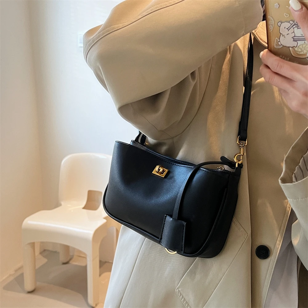 Luxury Women's Shoulder Bag With Dual Straps And Locker Closure_voghion.com