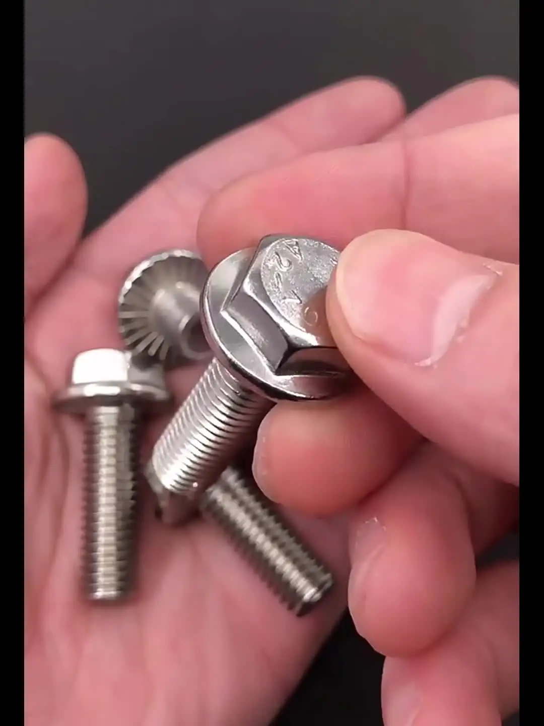 Aprieta Fuerte Y Sin Óxido: Tornillos Brida Hexagonales De Acero Inoxidable 304 (M4 A M12) Para Proyectos Que Duran