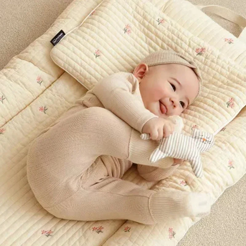 Newborn Cotton Quilted Bed Carrying Type Double Sided Mattress 3D Breathable Mesh Crib Cushion Foldable Designing
