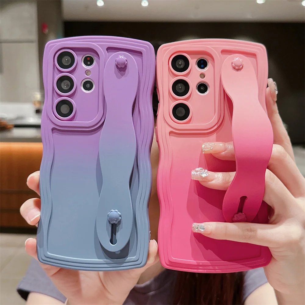 Gradient Color Curly Wave Wrist Holder Case For Samsung S23 Ultra S22 Plus S21 FE S20 FE Shockproof Soft Silicone Back Cover_voghion.com