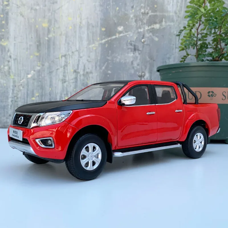 

Diecast 1:18 Scale Zhengzhou Nissan Navara Off-road Vehicle Pickup Truck Transporter Alloy Car Metal Model Children's Toy Auto