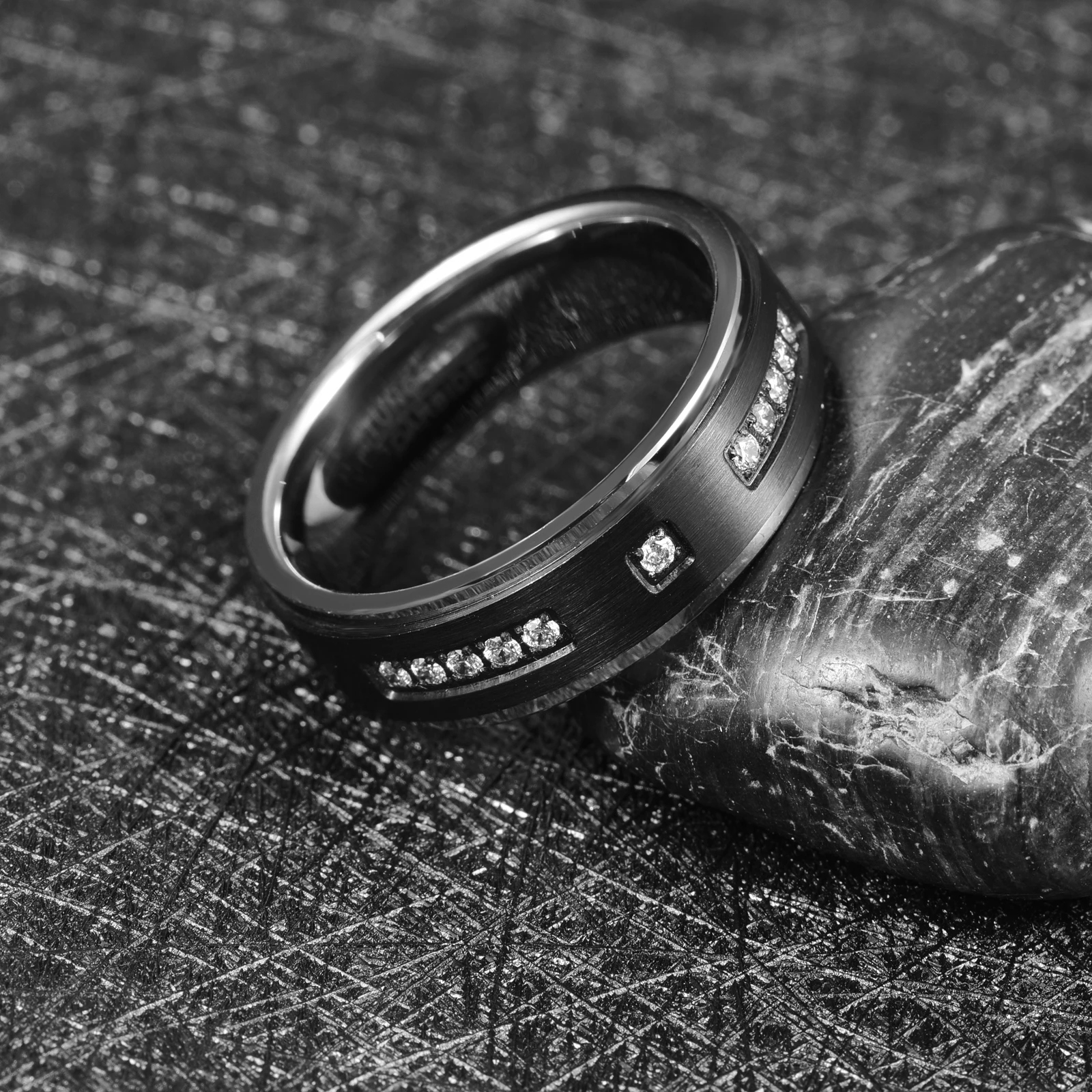 8mm Electroplated Black Finish Zircon Men Tungsten Carbide Wedding Rings Polished Comfort Fit Carbon Firber Men Rings Gift