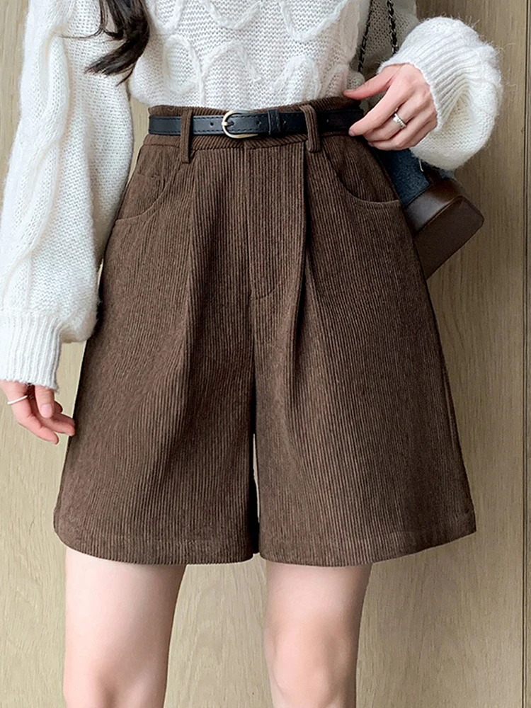 

2023 Autumn Winter New Ins Vintage Design Loose Corduroy Wide Leg Shorts Women Fashion Outwear Casual High Waist Five Point Pant