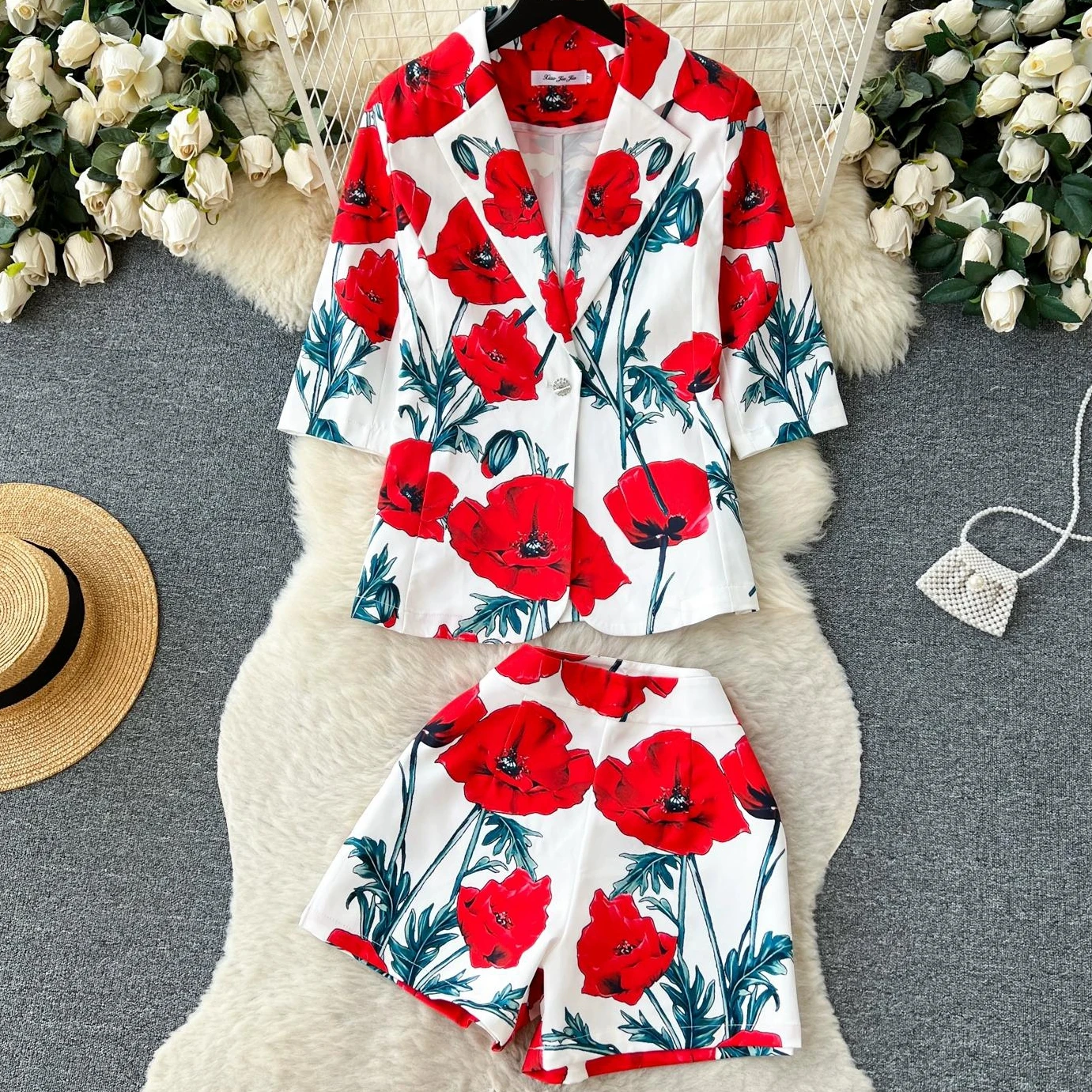 

Autumn 2023 New Fashion Floral Printed 3/4 Sleeve Notched Collar Suit Coat Top + High Waist Pocket Wid Leg Shorts Women's Seti