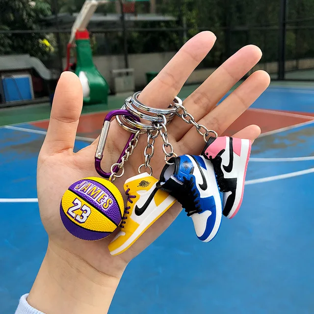 Mini Sneaker KeyChain Fashion 3D Three-dimensional Model Creative Trendy Brand Men Women Bag Car Pendant Key Chain Accessories 2
