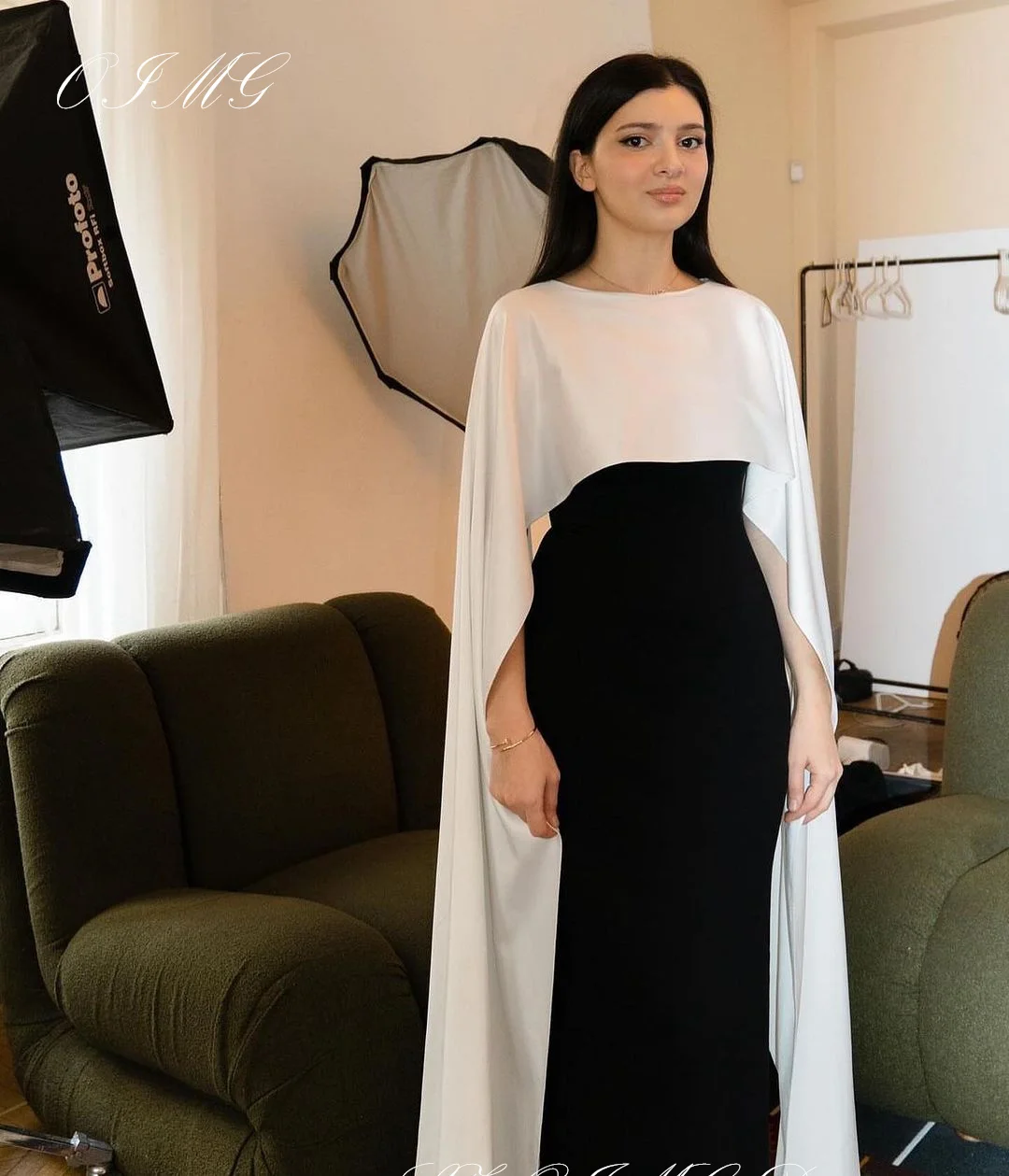 

OIMG O-Neck Satin Sheath Prom Dresses with Cape Saudi Arabic Women Simple Vintage Evening Gowns Occasion Formal Party Dress