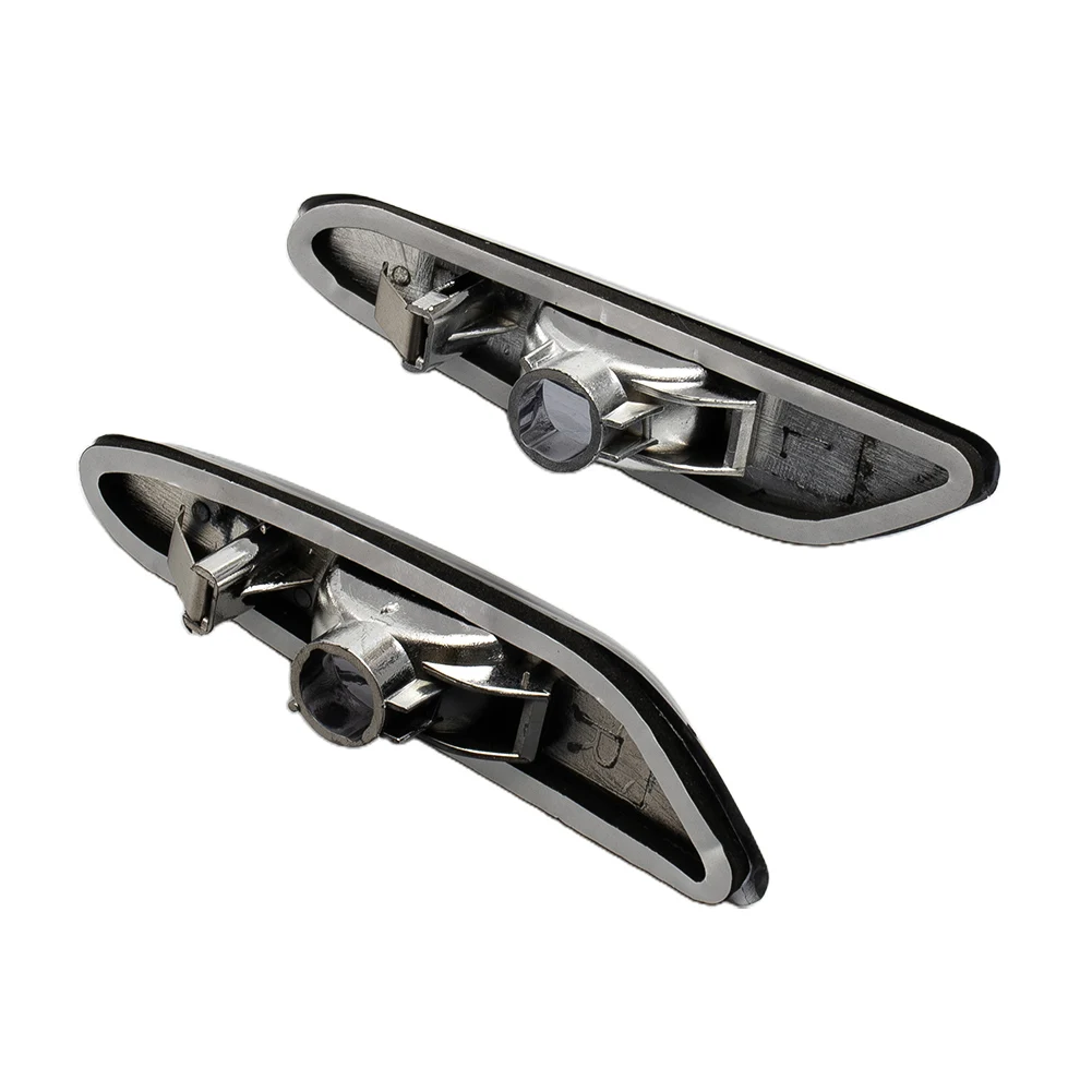 1Pair Of Side Marker Light Turn Indicator Lamp For BMW E46 E60 E61 E83 Front /left/right No Bulbs Brand New side marker light
