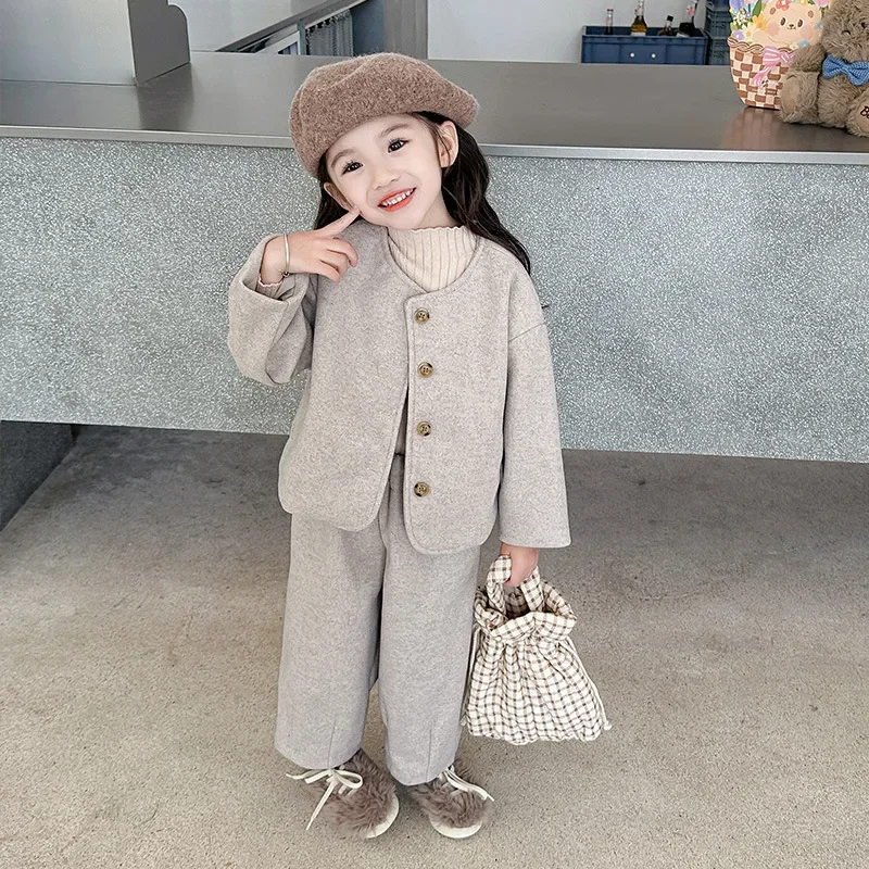 أطقم أطفال بنات موضة معاطف صوفية صلبة وسراويل لخريف 2024 طقم مكون من قطعتين على الطراز الكوري الجديد للأطفال