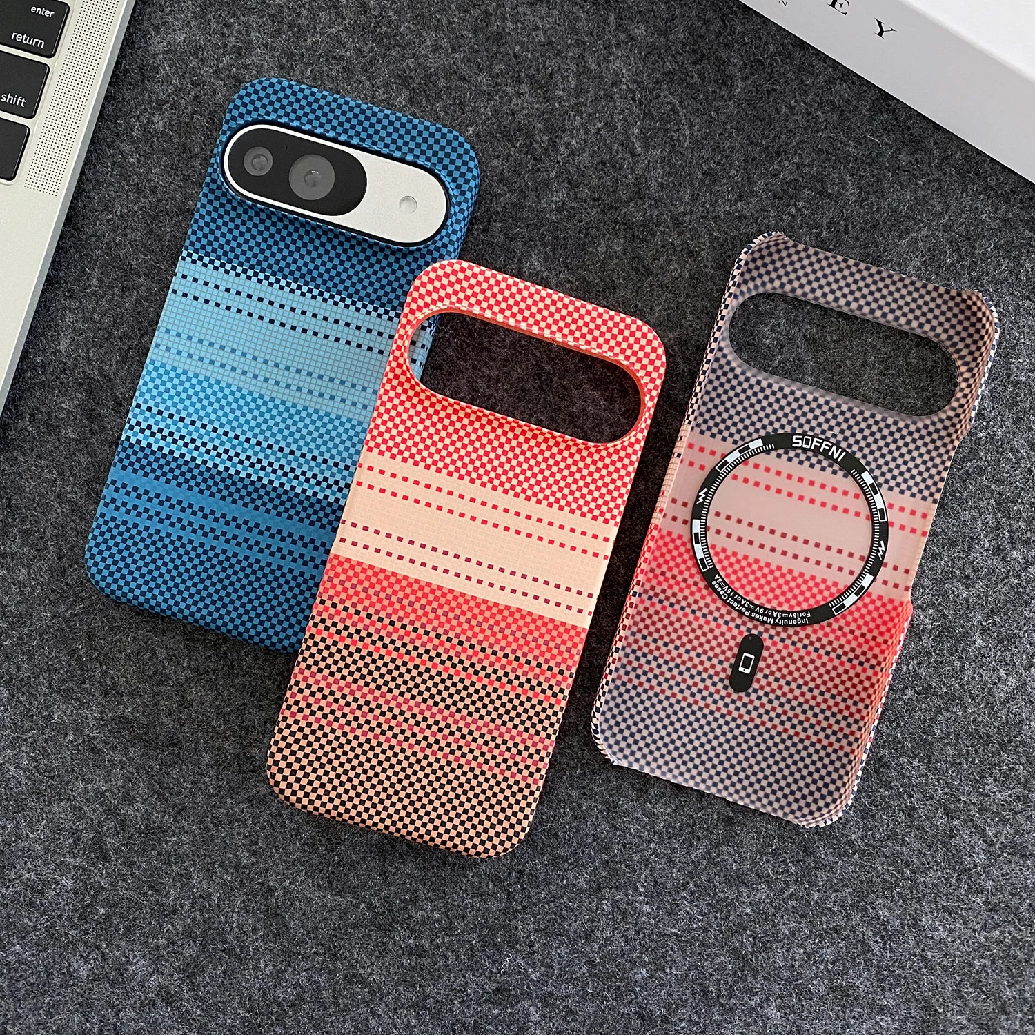 Luxury Carbon Fiber Texture Hard Case with Retro Bumper Design