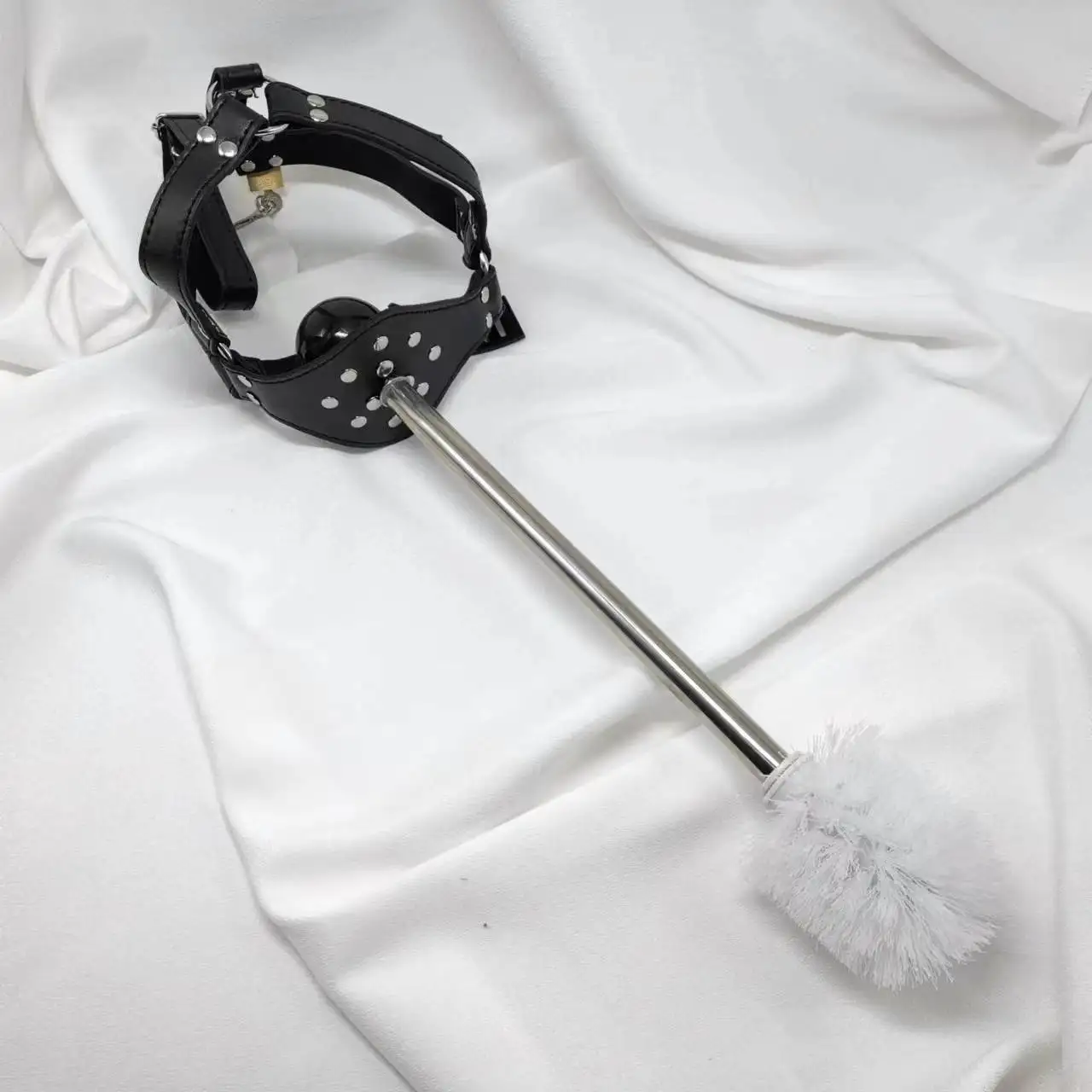 https://ae01.alicdn.com/kf/S7f33b772c3d74f30946f71cac4965285b/BDSM-Harness-Slave-Toilet-Brush-Asphyxia-Gag-Bondage-Restraints-Open-Mouth-Breathable-Sex-Toys-Adult-Sex.jpg