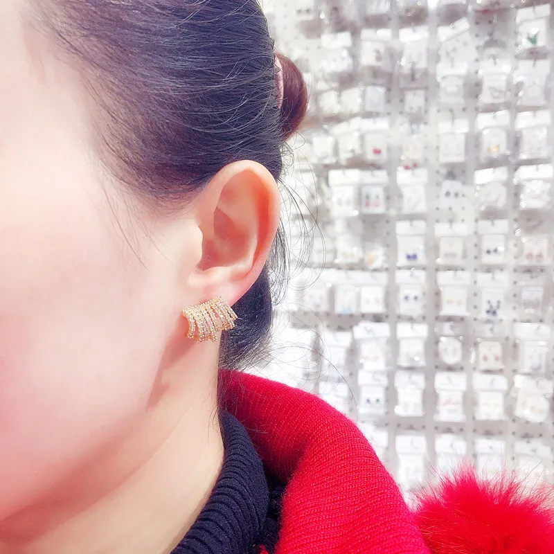 [LLOYD] 韓国ブランド☆L-CARAT Fancy Cut Earring ZAKOL Elegant Famous Brand Design Leaf Shape Zirconia