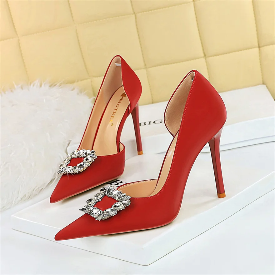 

Women Pumps High Heel Sexy Party Pointed Side Hollow Metal Rhinestone Buckle Silk Fabrics 10.5CM Thin Heels Fashion Girls Ladies