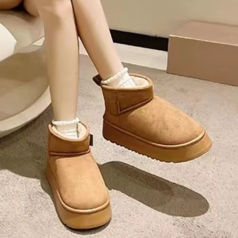 

2024 New Women's Flat Snow Boots Fashion Suede Chunky Ladies Shoes Winter Warm Ankle Boots Casual Slip-on Platform Booties Botas
