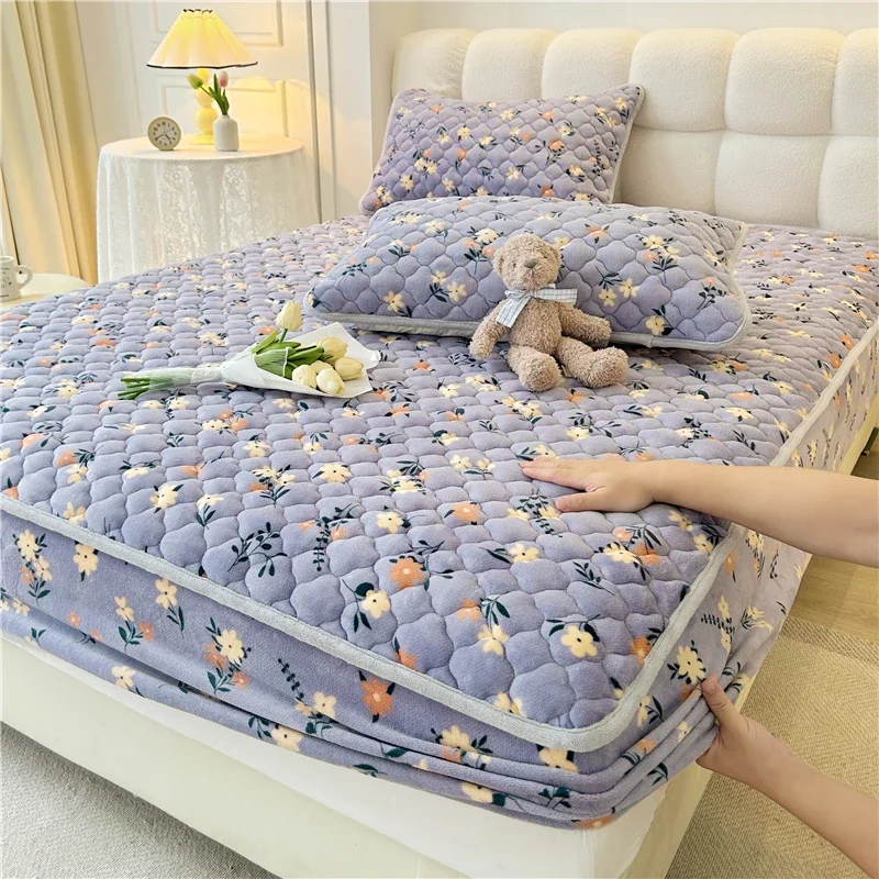 Capas de cama estilo floral, colcha acolchoada, protetores de colchão de veludo, lençol espessado com elástico, sem fronha