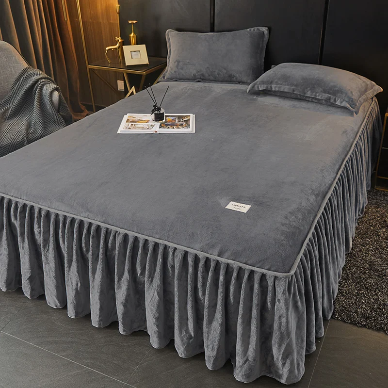 Description Picture 3 of itemSolid Color Bed Skirt Velvet Bed Cover for Winter Skin-friendly Mattress Protectors roupa de cama Home Bedspread (No Pillowcase)