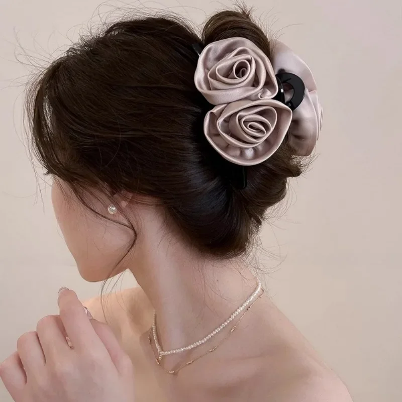 Französische große Doppel-Rosen-Haarklammern für Frauen und Mädchen, Vintage-Satin, fester Stoff, handgefertigt, Hai-Haarklammer-Zubehör, Neu – Detail 10
