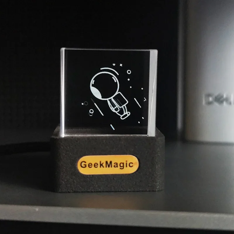 GeekMagic GIFTV Crystal Cube Photo Display Holographic Desktop Smart Weather Station Digital Clock with GIF Animations Album digital clock,lcd digital clock,digital desk clock,digital table clock,weather clock,mini weather clock,weather station display,holographic photo display