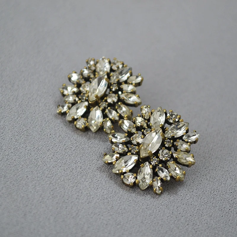 

Limited edition exaggerated brass vintage gold-plated sparkling diamond crystal flower personalized earrings and