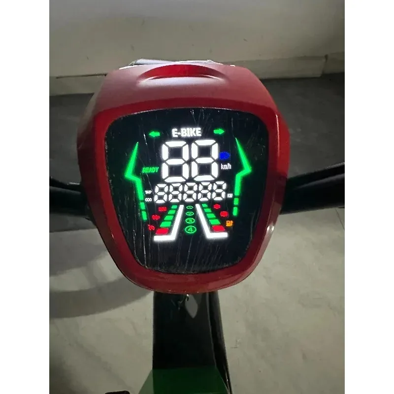 Bicicletta elettrica di alta gamma 800w per adulti, bici elettrica da città da 18 pollici con motore sul mozzo posteriore e batteria integrata - immagine 4