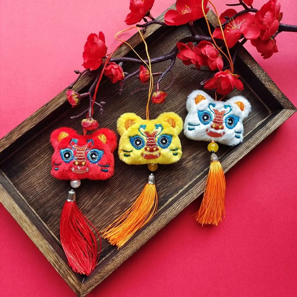 Chinese Style Lion Dance Tassels Pendant Lucky Cartoon 2025 New Year Zodiac Red Traditional Snake Mascot Plushies