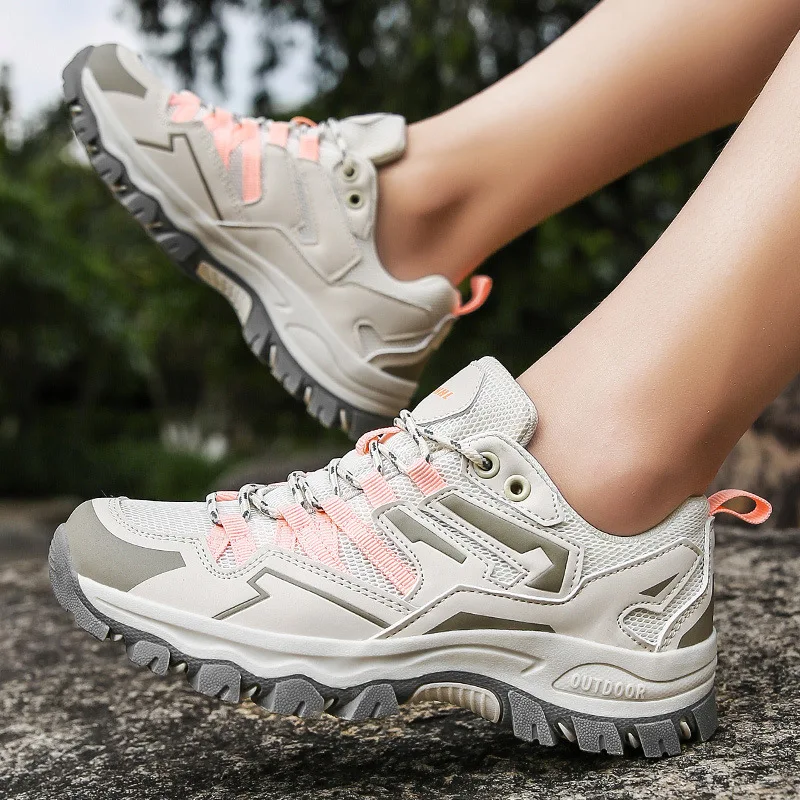 

Outdoor hiking shoes for couples comfortable mesh surface breathable design sense casual shoes Fashion trend hiking shoes