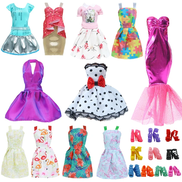 Kit 10 Roupas Vestidos Boneca Barbie 20 Sapatos 20 Acessório