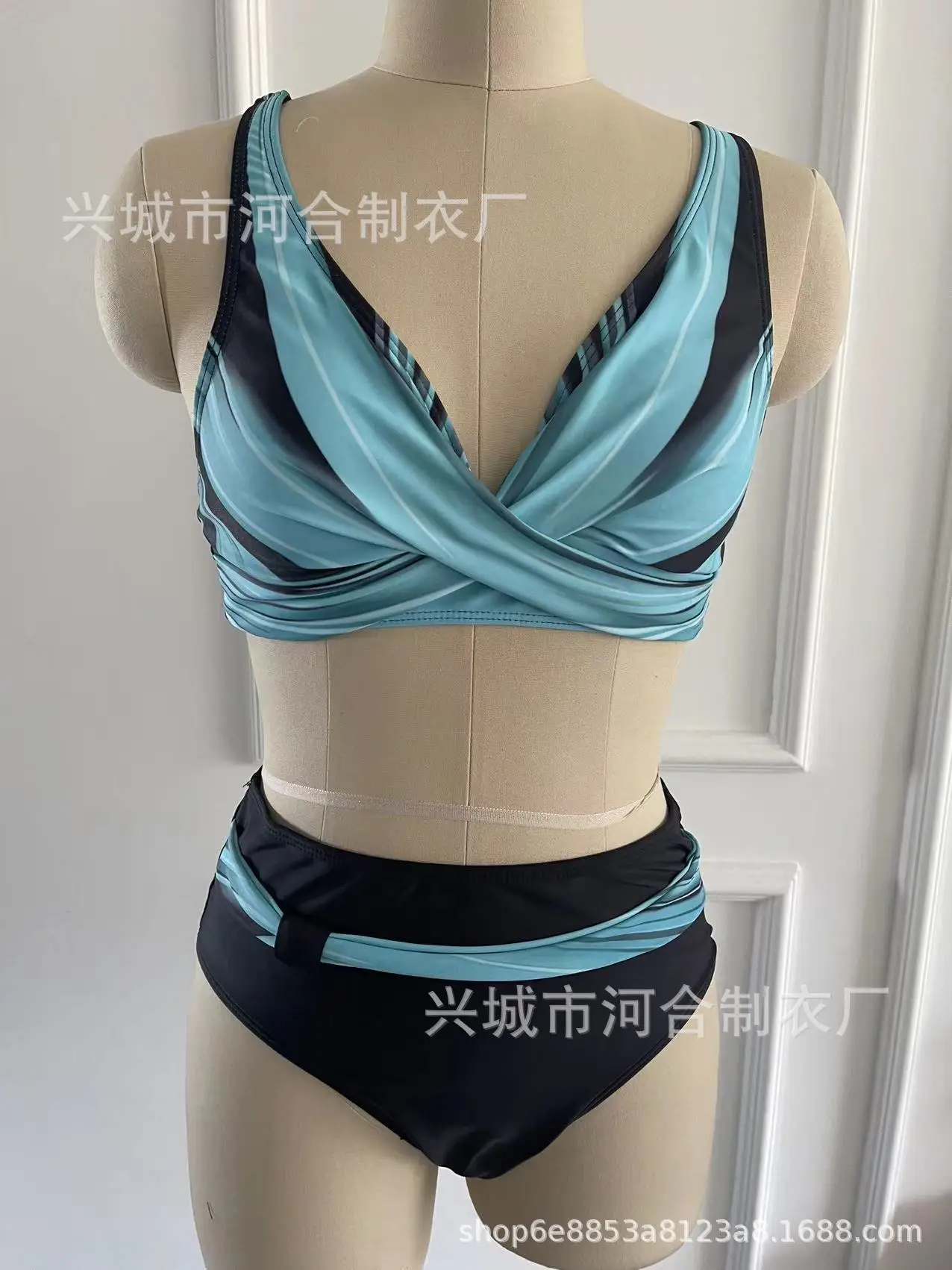 New European and American fresh separate swimsuit bikini sexy bikini swimsuit