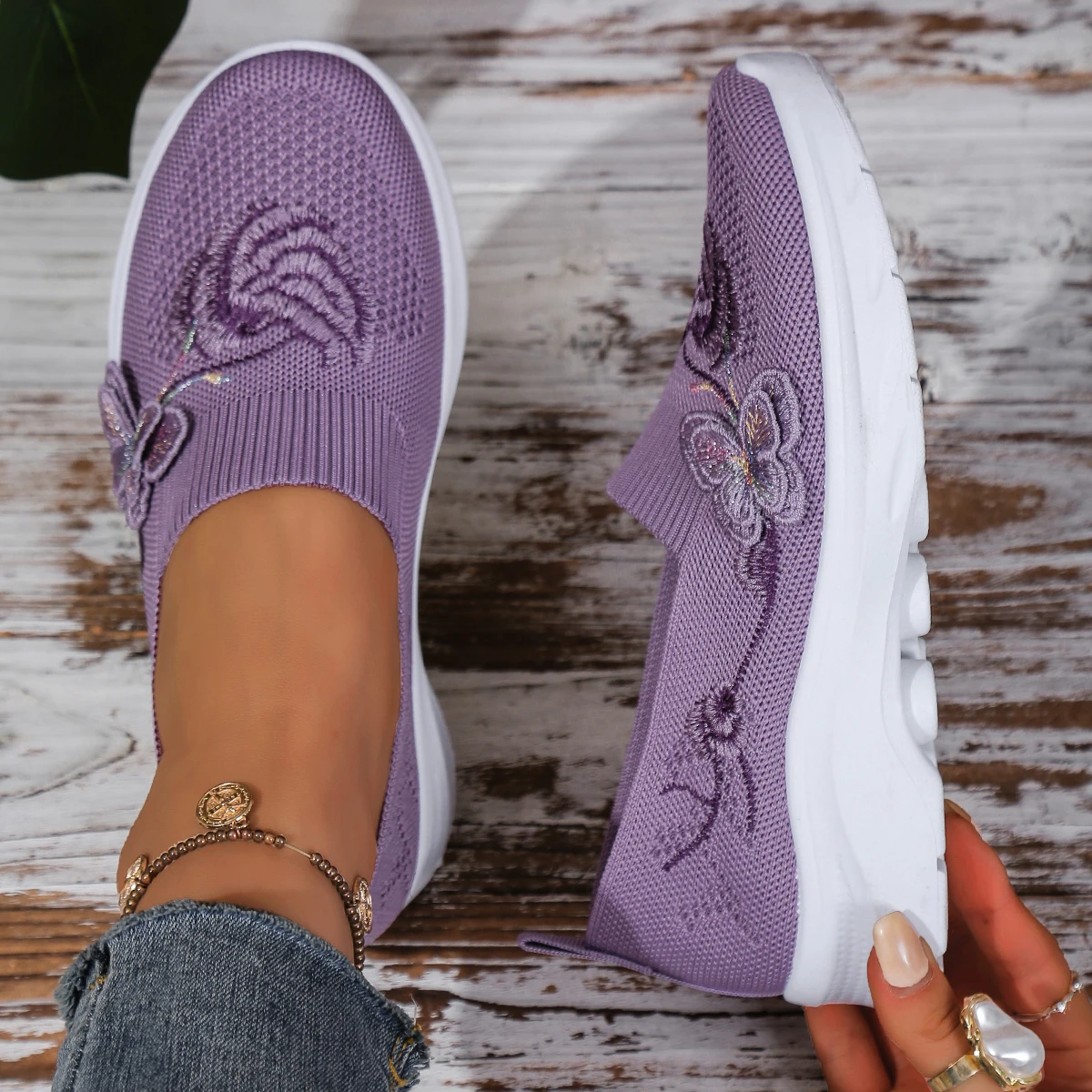 Women's Soft Breathable Embroidered Shoes