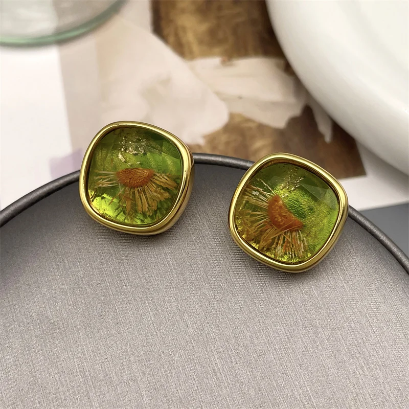 

French Retro flower shape Geometric Inlaid Glass Stud Earrings Simple Elegance Delicate Earrings Plating 18k Gold Jewelry