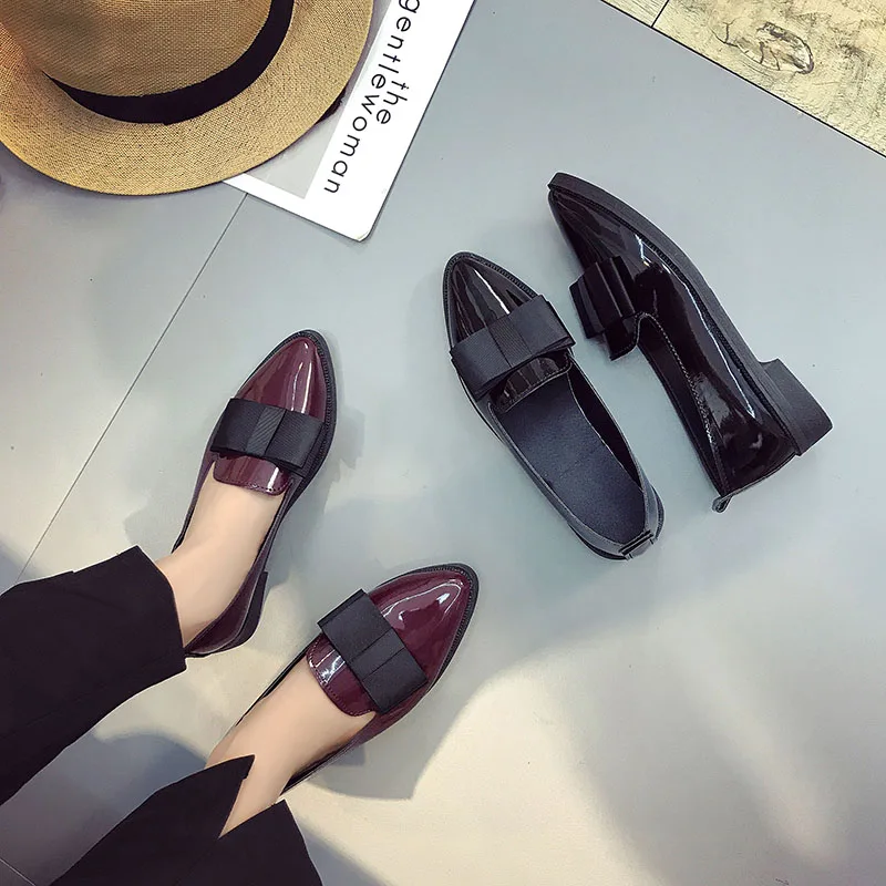 2024 New Women's Loafers Bow Decor Pointed Toe Flat Shoes for Women Patent Leather Shallow Mouth Commuter Daily Casual Shoes 5