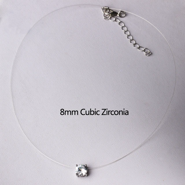 여성의 우아함과 화려함을 한층 돋보이게 하는 세련되고 반짝이는 라인석 초커 목걸이